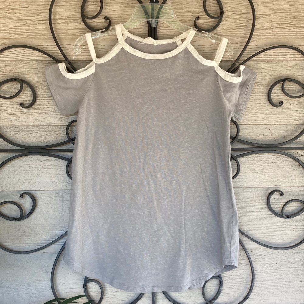 SOLD 143 Story Gray Open-Shoulder Top Size M